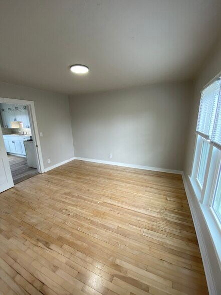 Building Photo - 1208 N Sawyer St