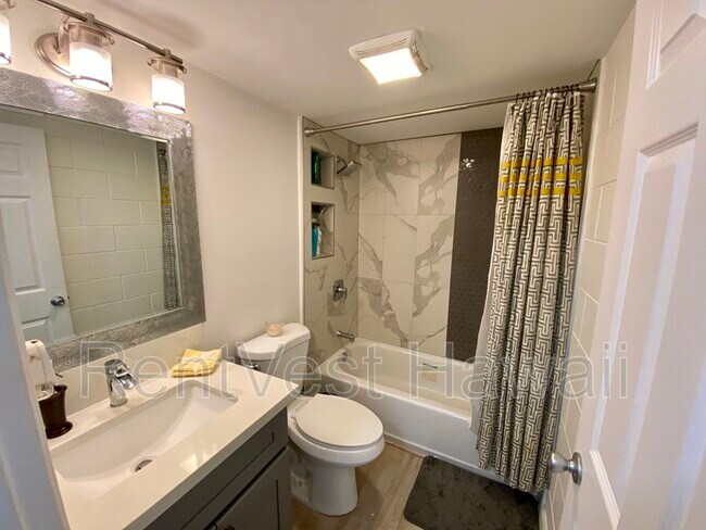 Building Photo - 95-021 Kuahelani Ave