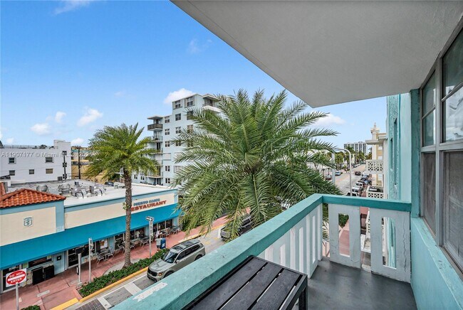 Building Photo - 701 Collins Ave