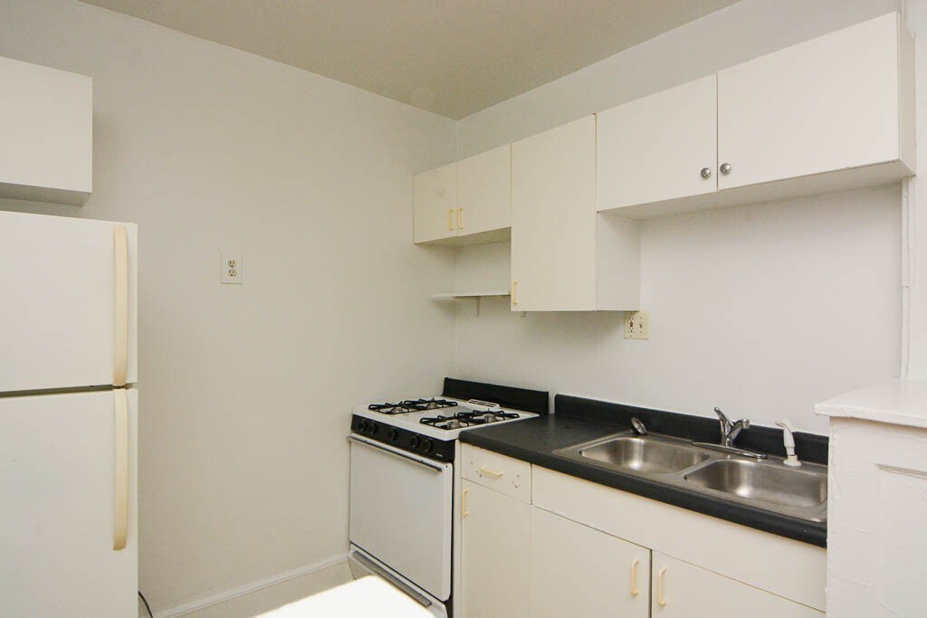 Building Photo - 2336 N Spaulding Ave