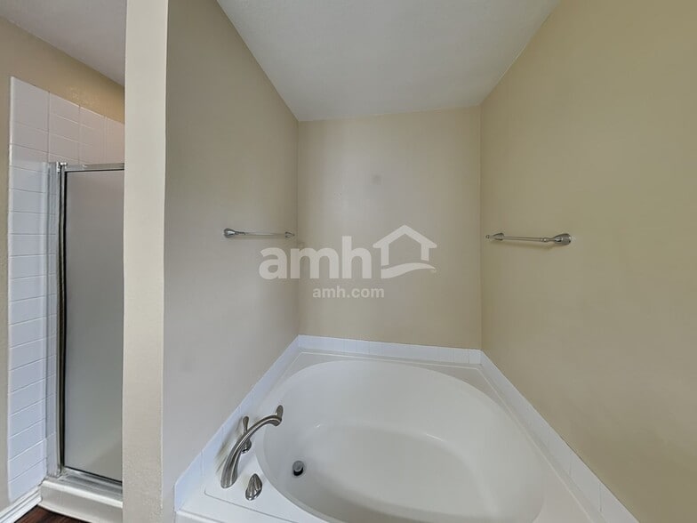 Building Photo - 1622 S Pagosa Ct