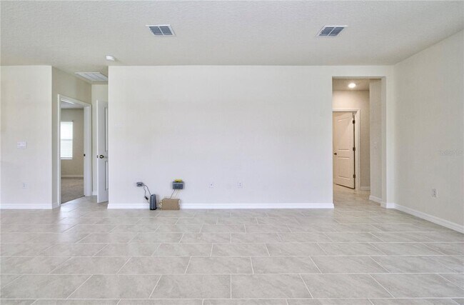 Building Photo - 3302 Pine Lily Ave