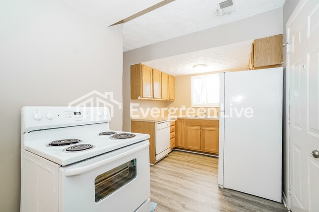 Building Photo - 2892 Gentry Ln