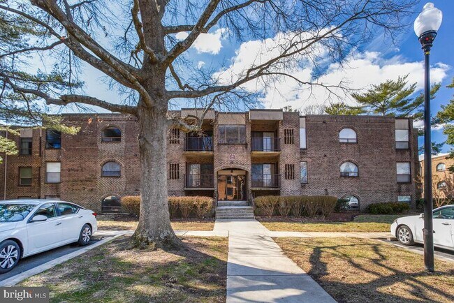 Building Photo - 15 Silverwood Cir