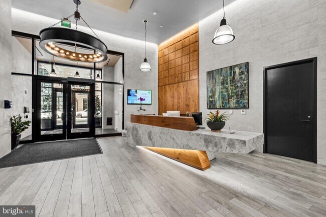 Building Photo - 1300 4th St SE