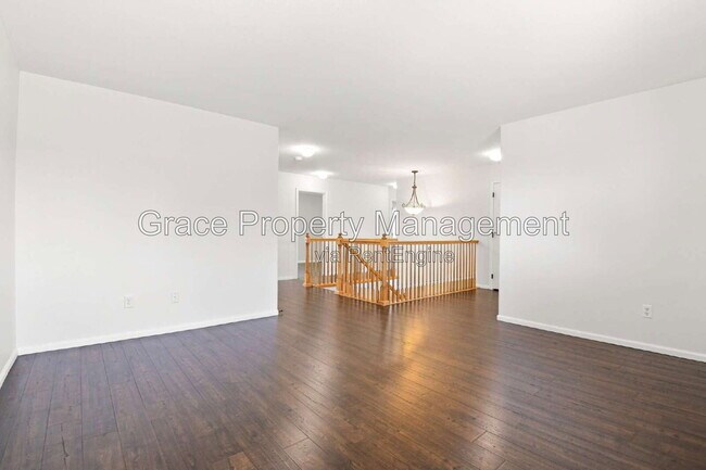 Building Photo - 2057 Alpine Dr