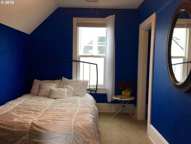 Building Photo - Beautiful 2 bedroom