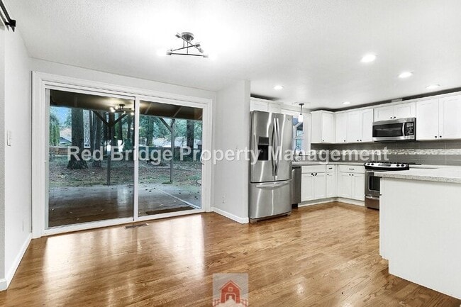 Building Photo - 5695 SW Washington Ct