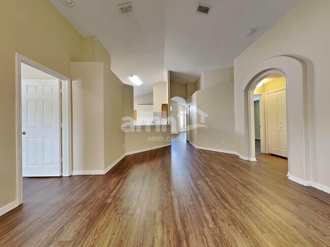 Building Photo - 1353 Crimson Clover Ln