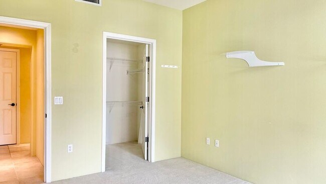 Building Photo - 520 Lunalilo Home Rd