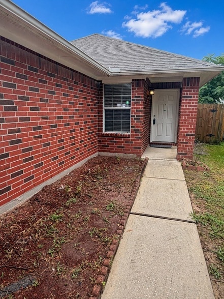 Building Photo - 1418 Carolina Grove Ln