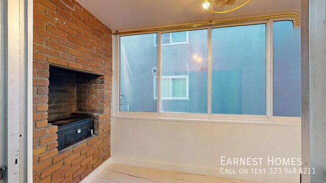 Building Photo - 14335 Huston St