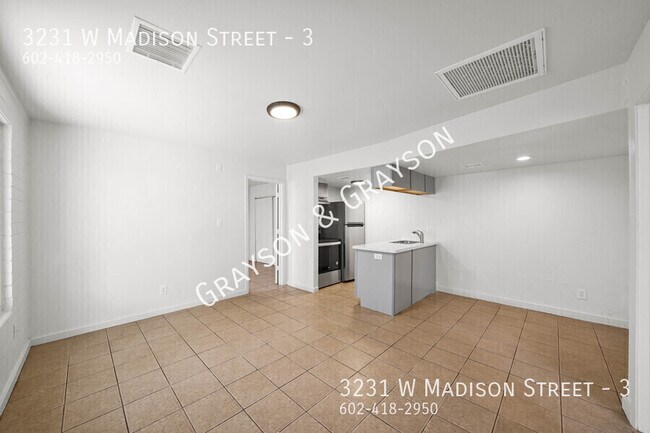 Building Photo - 3231 W Madison St