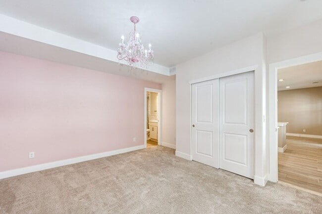 Building Photo - Beautiful 5bd 4ba single family home for rent in desirable Highlands Ranch CO 80103