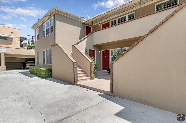 Building Photo - 8613 1/4 W. Olympic Blvd-