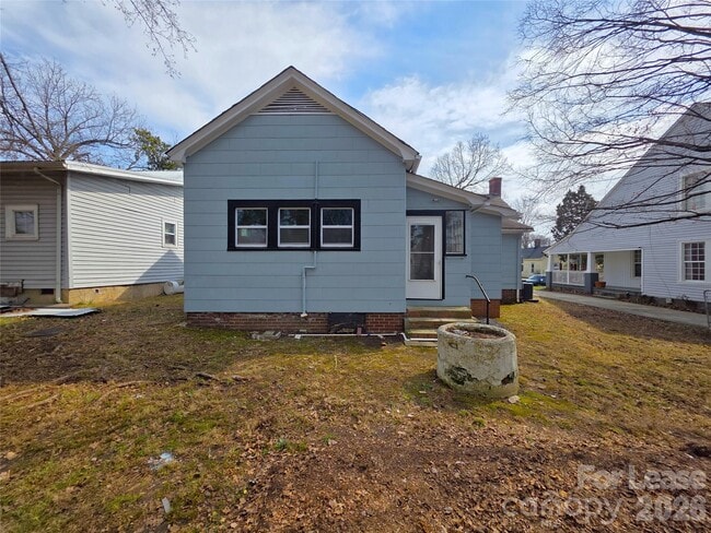 Building Photo - 1212 N Church St