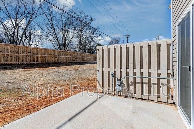 Building Photo - 522 Huntingdale Pl