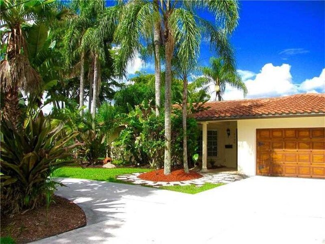 Building Photo - 3720 Coral Hills Dr