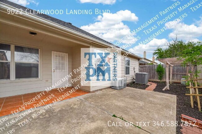 Building Photo - 9022 Clearwood Landing Blvd