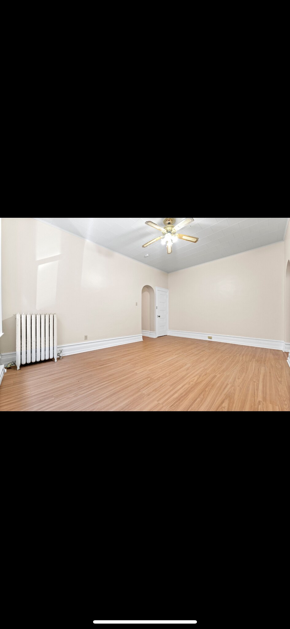 Building Photo - 1420 W Linden St