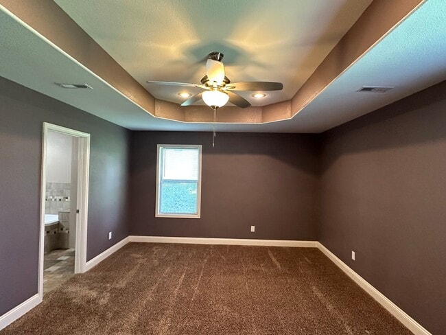 Building Photo - Well Maintained 3 Bed 2 Bath w/ Fence in Waynesville