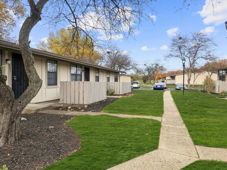 Independence Village Apartments 2760 Flag Ln Reynoldsburg OH 43068 Apartment Finder