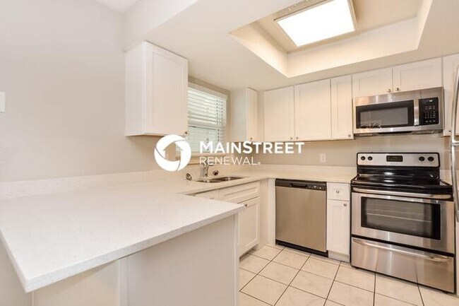 Building Photo - 4 Bedroom Pet-Friendly Home in DELAND, FL ...