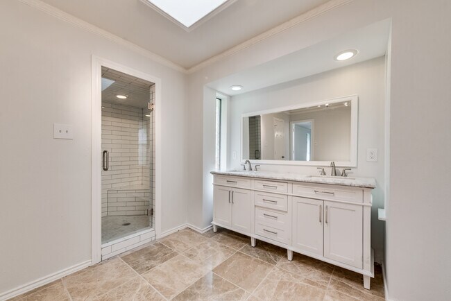 Building Photo - 923 S Greenstone Ln