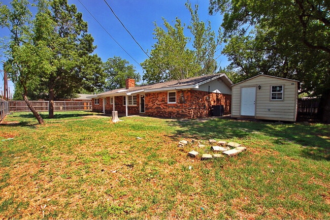 Building Photo - Completely Updated 3/2/2 House Convenient to Texas Tech