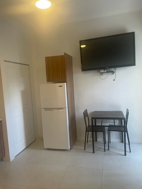 Building Photo - 3082 Mary St