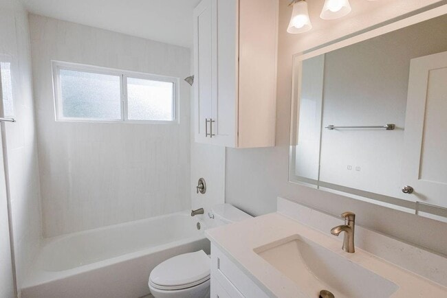 Building Photo - 501 Oakley Ct