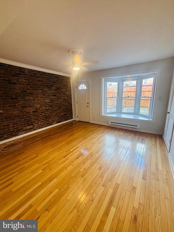 Building Photo - 225 10th St NE