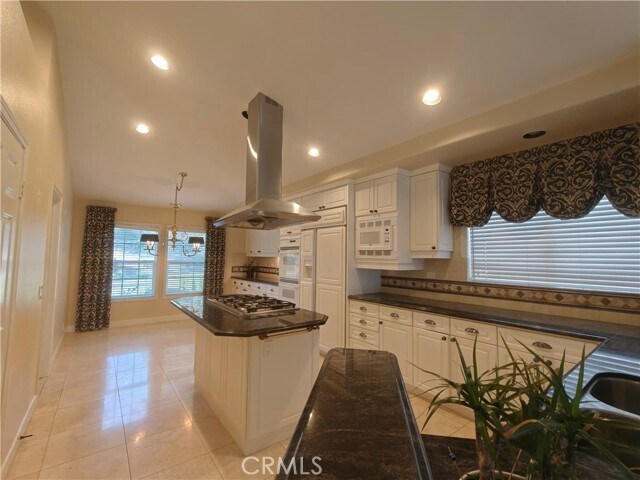 Building Photo - 27900 Mt Hood Way