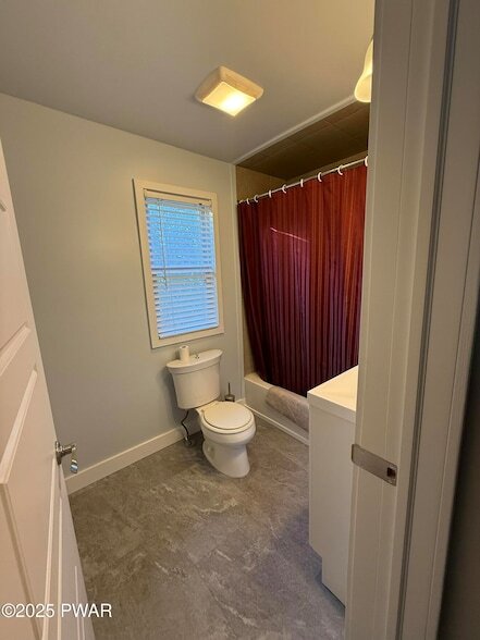 Building Photo - 341 Broad St