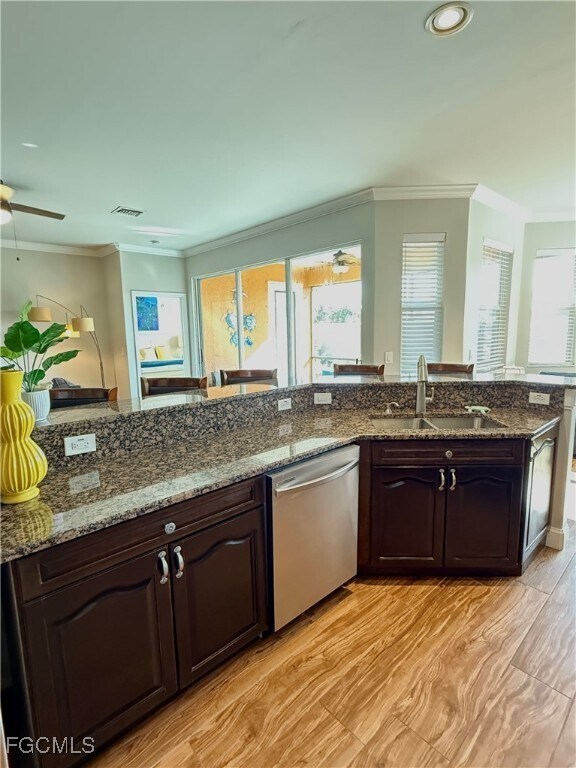 Building Photo - 13936 Village Creek Dr