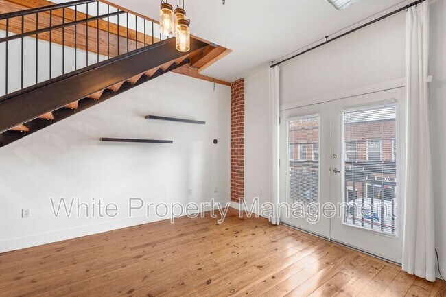 Building Photo - 3205 N Davidson St