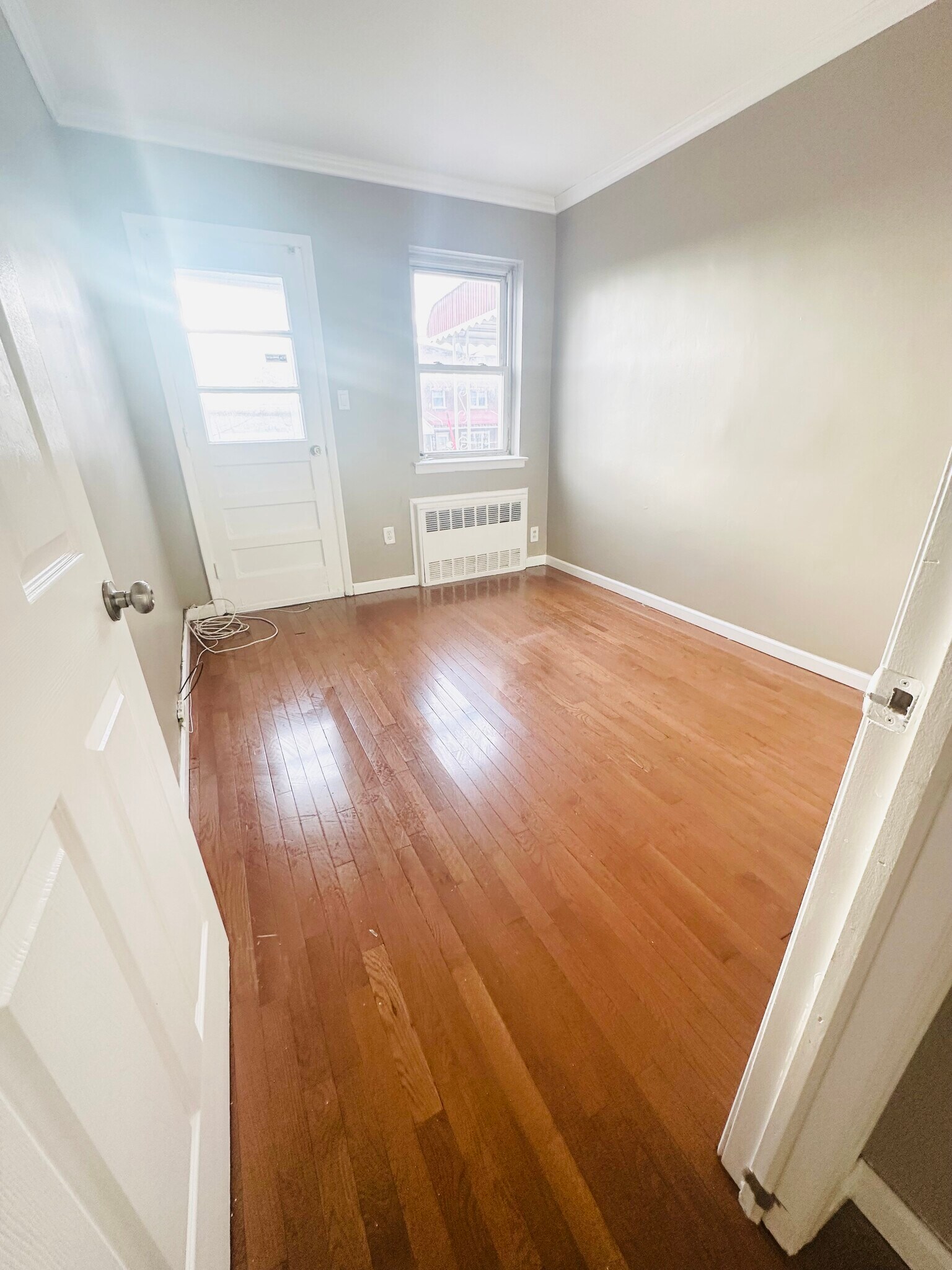 Building Photo - 1135 E 84th St