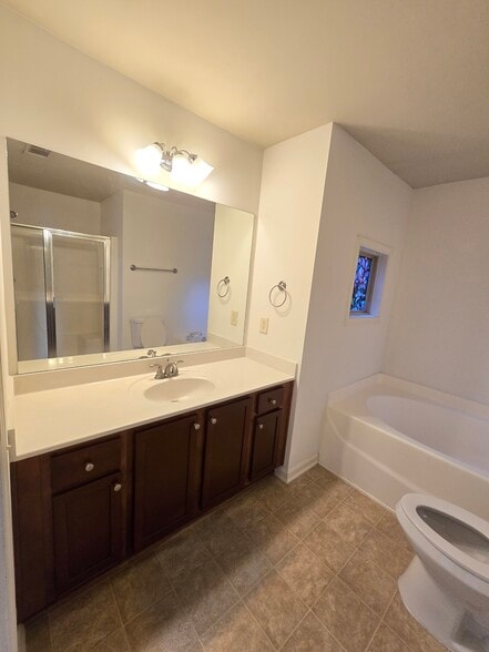 Building Photo - 2194 Oakland Grove Pl