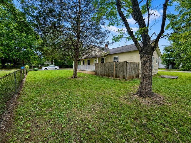 Building Photo - 3701 Grote St SW