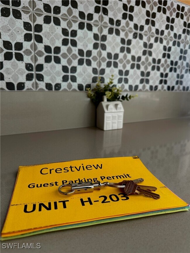 Building Photo - 9828 Luna Cir