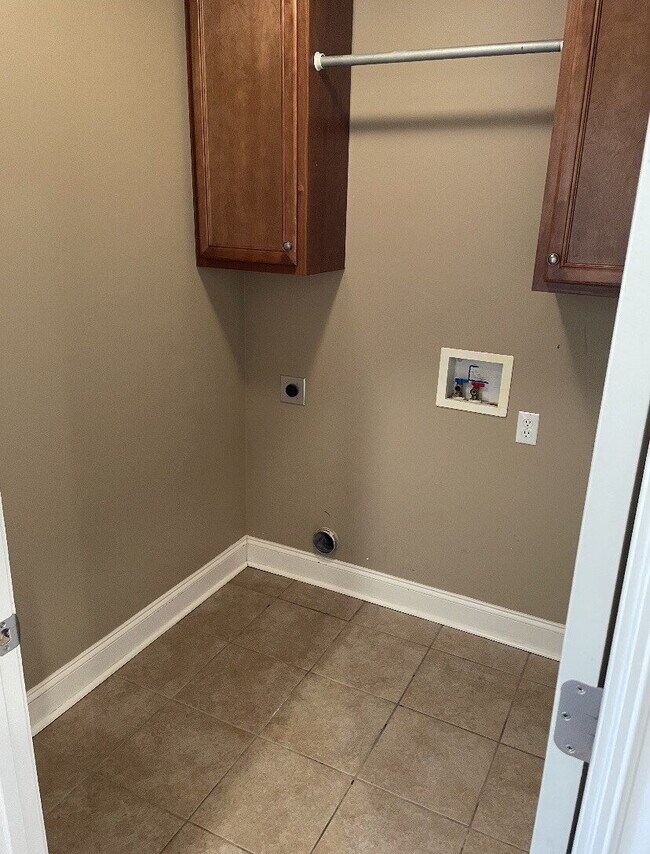 Building Photo - "Charming 3 Bedroom Home with 2 Full Baths in Jonesboro, AR - Don't Miss Out!"