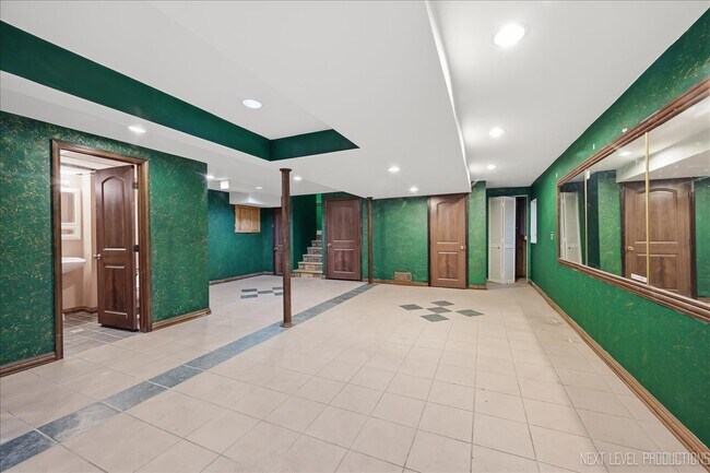 Building Photo - 13 Saddlewood Ct