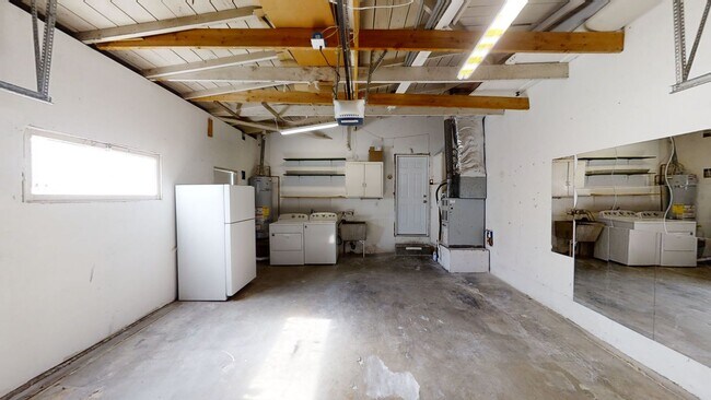 Building Photo - Cozy 4BR 2 BA on Dorothy Dr