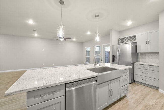 Building Photo - 10242 Bridgeland Ln