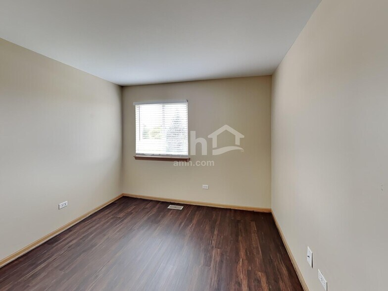 Building Photo - 2505 Paradise Cir