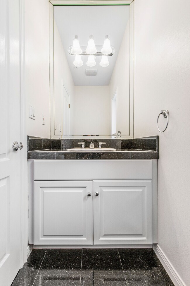 Building Photo - 1720 Carlson Ln