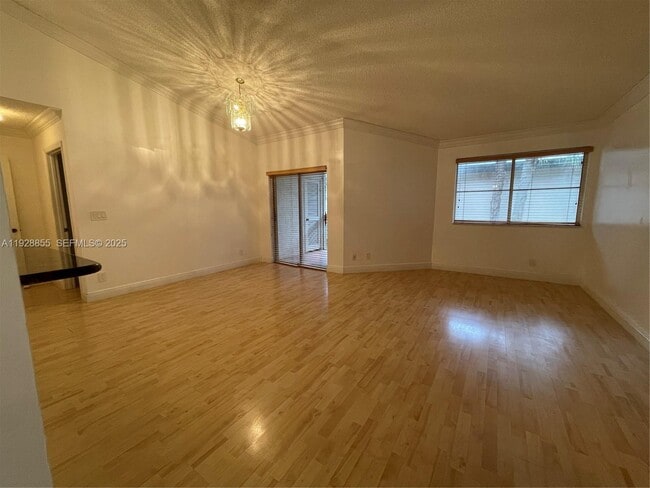 Building Photo - 9755 Westview Dr