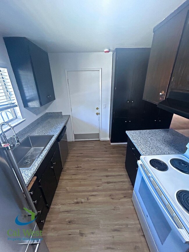 Building Photo - $3795 - 4 Bed/2 Bath Single Family Home in the heart of Gilroy