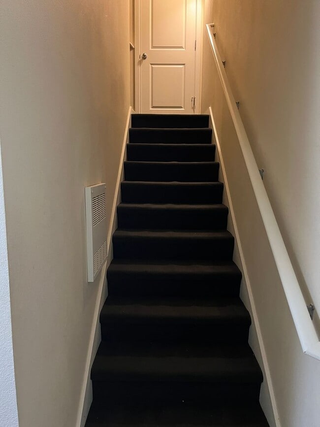 Building Photo - Ravenna Townhome
