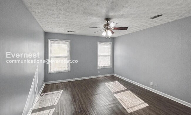 Building Photo - Modern Living in Saddle Bridge with Private Patio / 4 Beds and 2.5 Bath / Available Now!